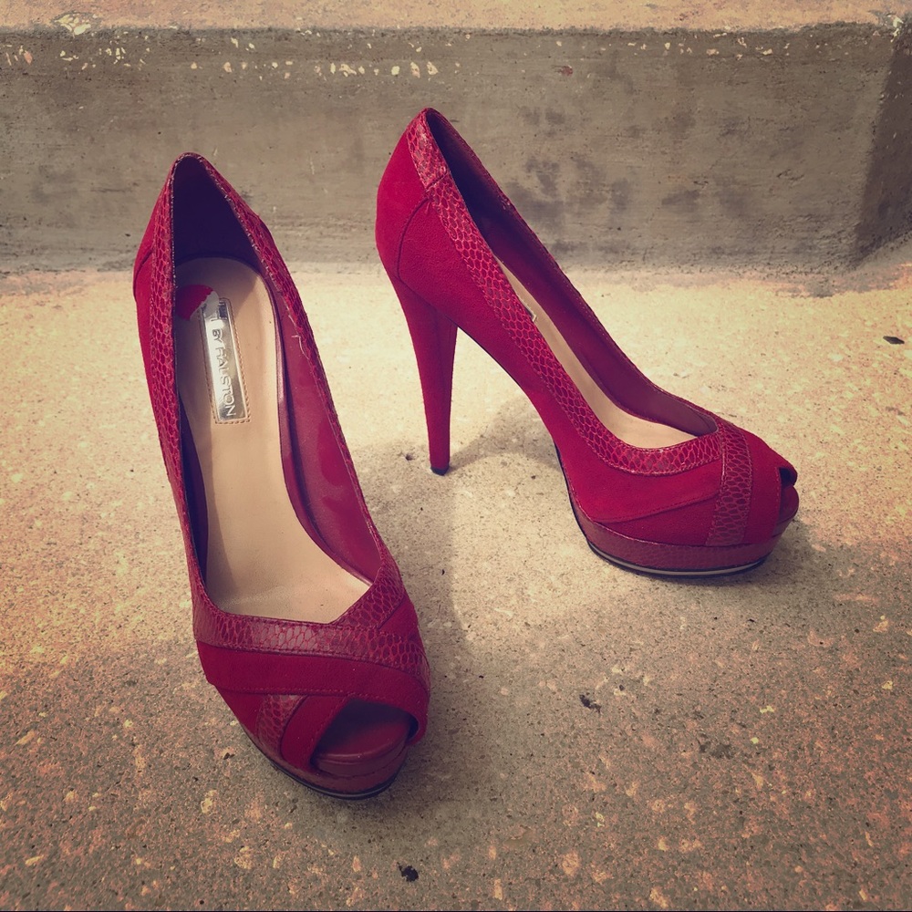Red Halston High-Heels